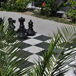 Matina Pefkos Apartahotel