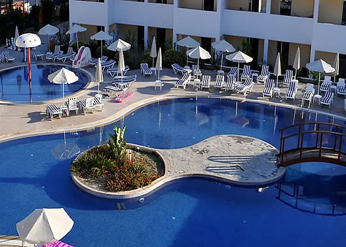 Matina Pefkos Apartahotel