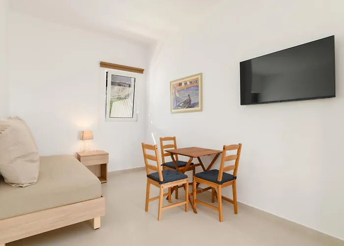 Matina Pefkos Apartahotel