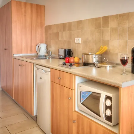 Matina Pefkos Aparthotel 3*