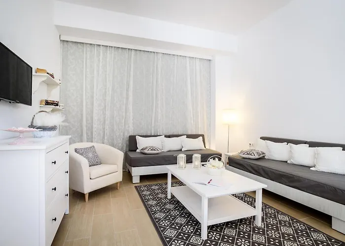 Matina Pefkos شقة فندقية 3*